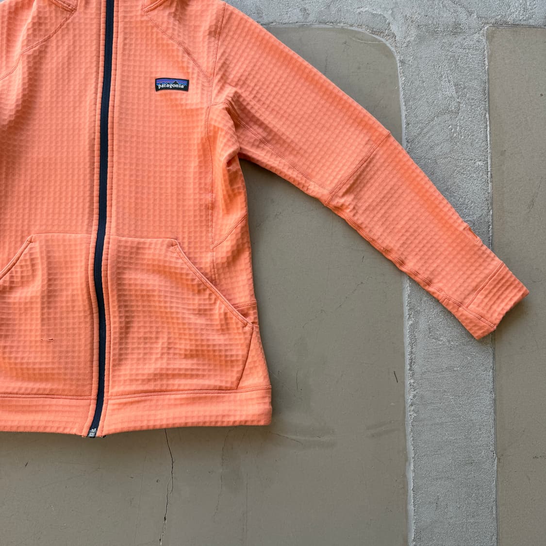 파타고니아 r1 에어 풀 후디 상품이미지2