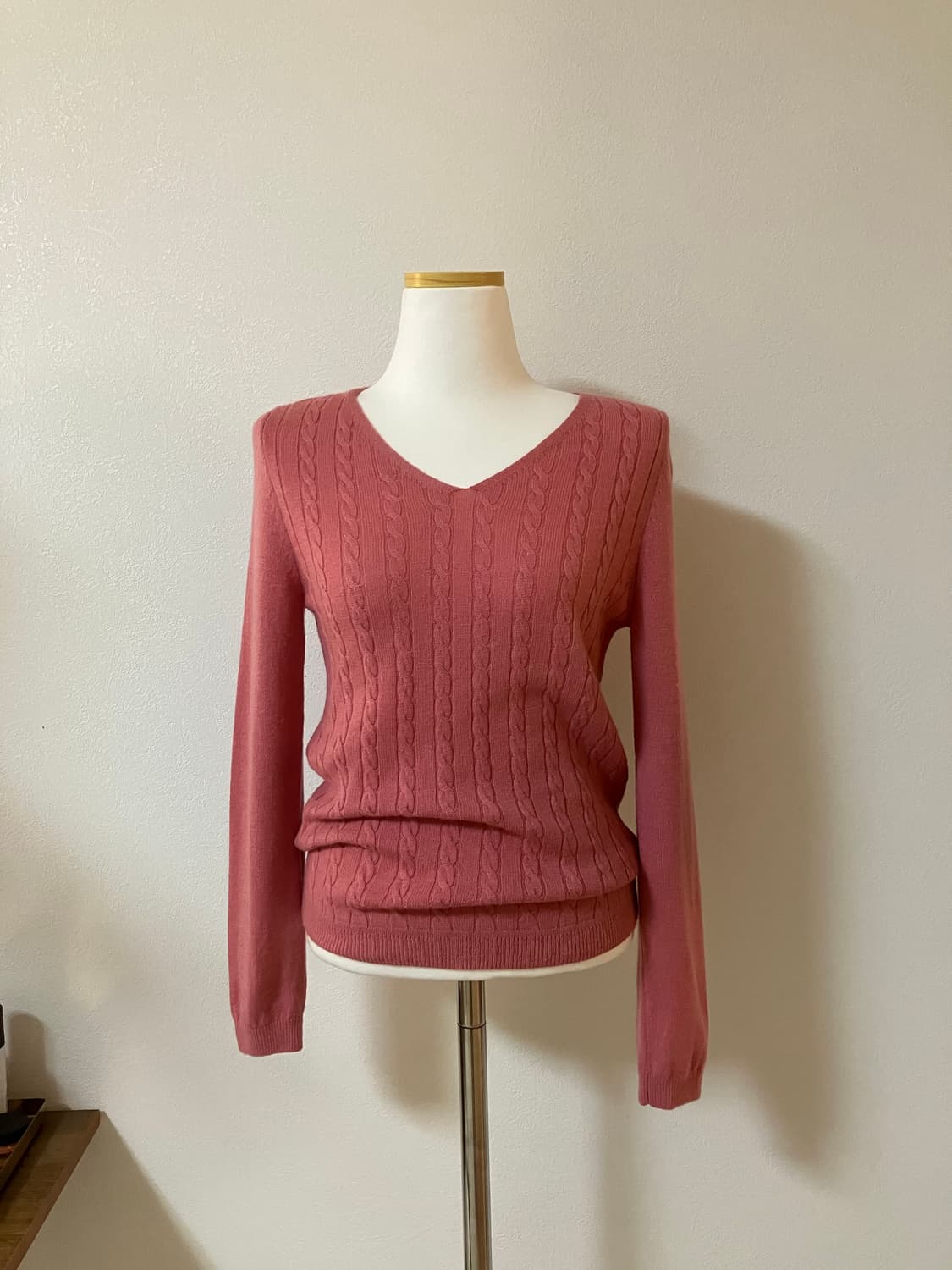 Anysis 브이넥 케이블 니트 (울 90%, 캐시미어 10%) 상품이미지1