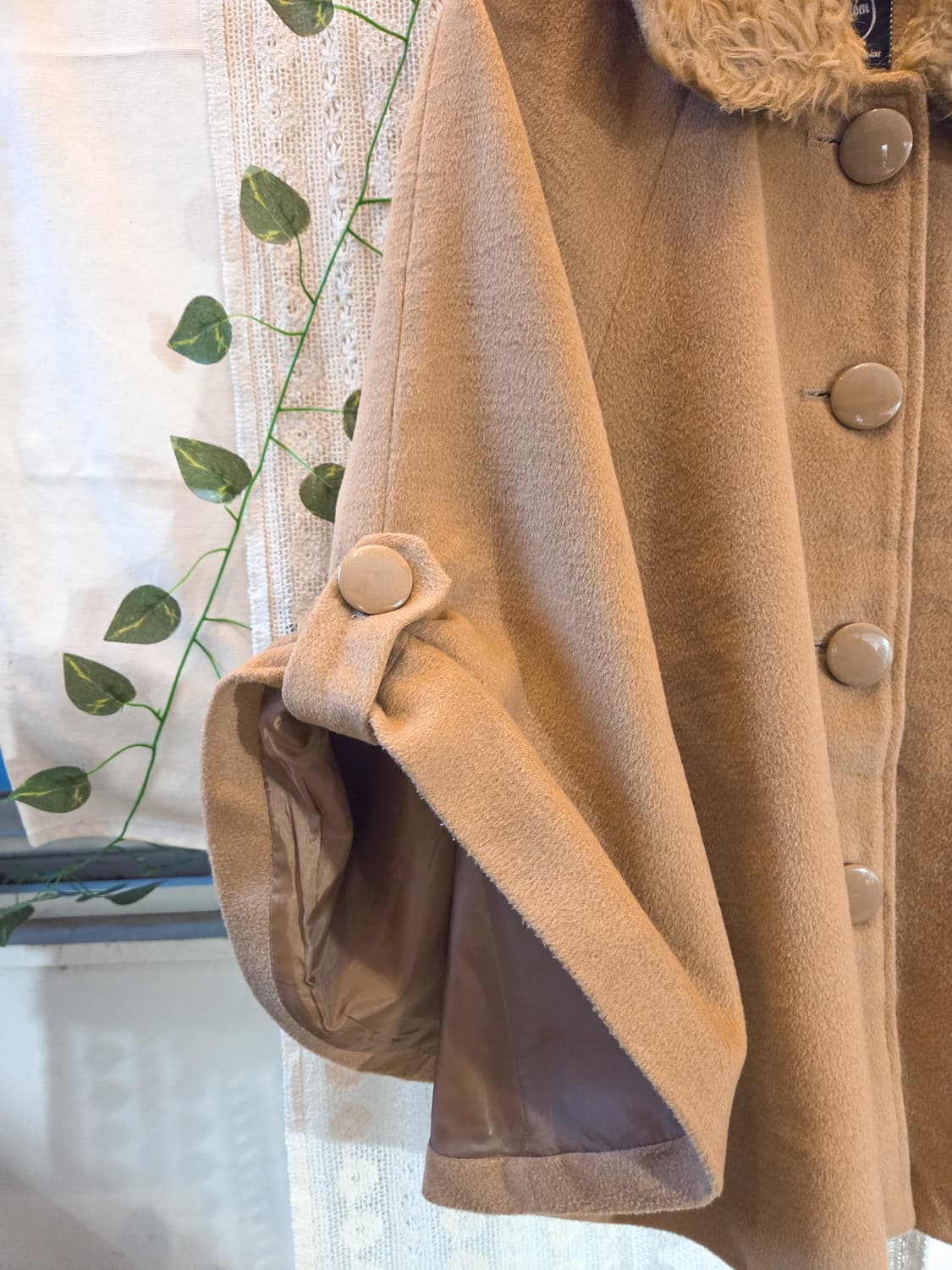 퍼카라 포인트 케이프 코트 상품이미지5