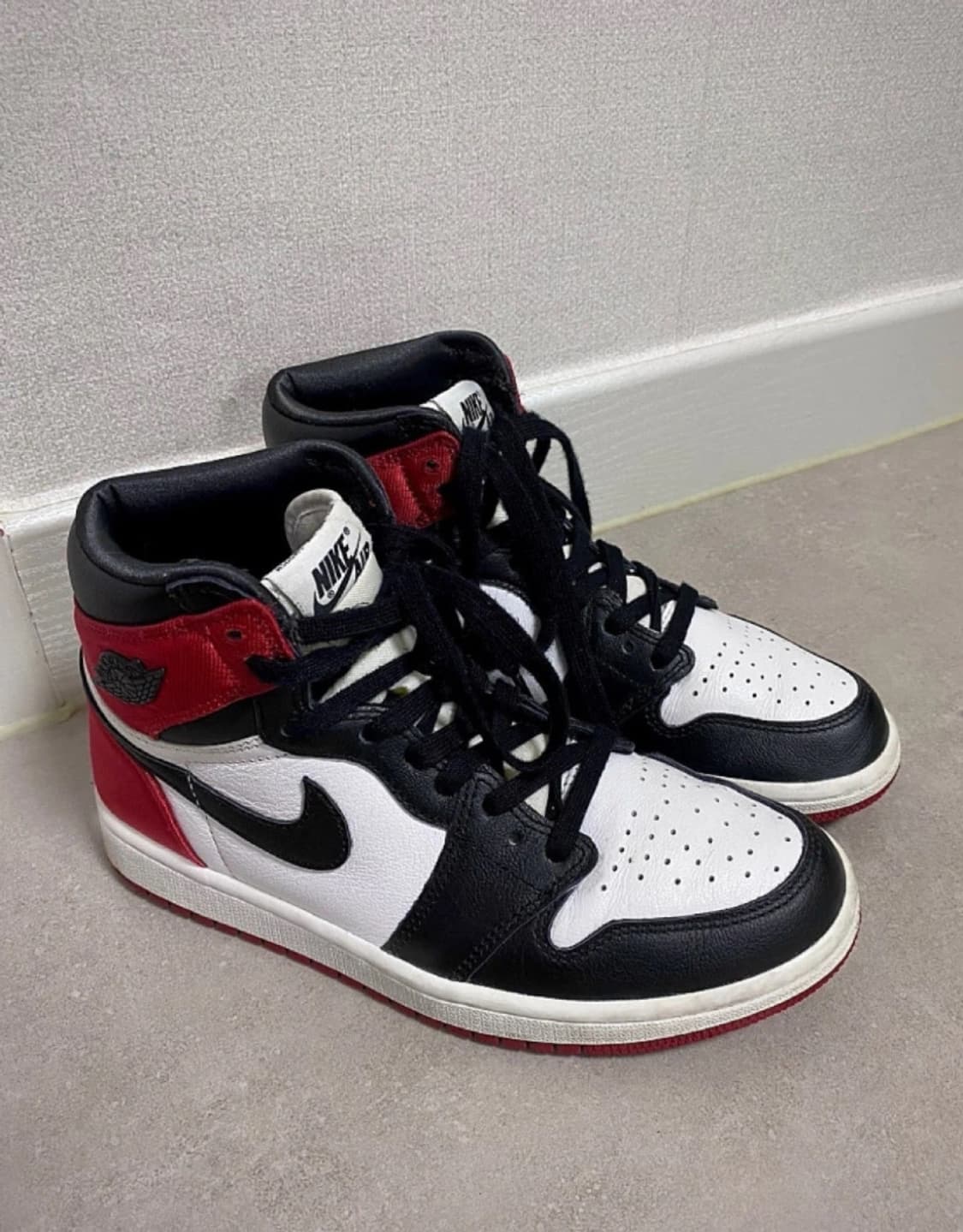 조던 1 레트로 하이 사틴 블랙토 240 급처 상품이미지3