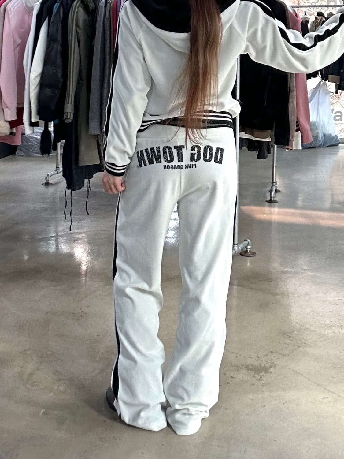 도그타운 핑크드래곤 벨루어 큐빅 트랙셋업 상품이미지2