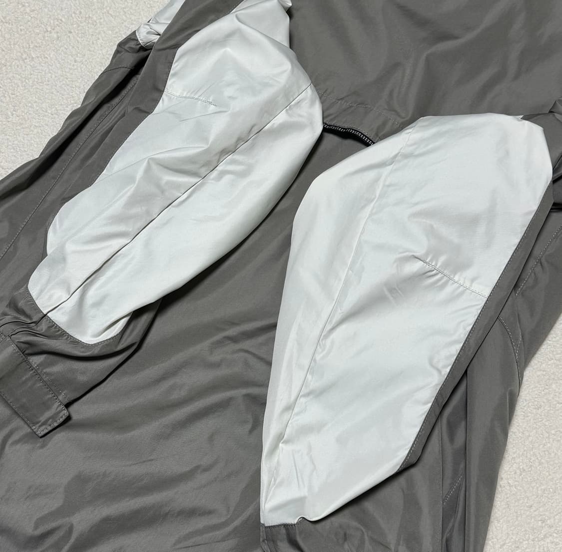 나이키 일본 올드스쿨 카키 크림 바람막이 상품이미지9