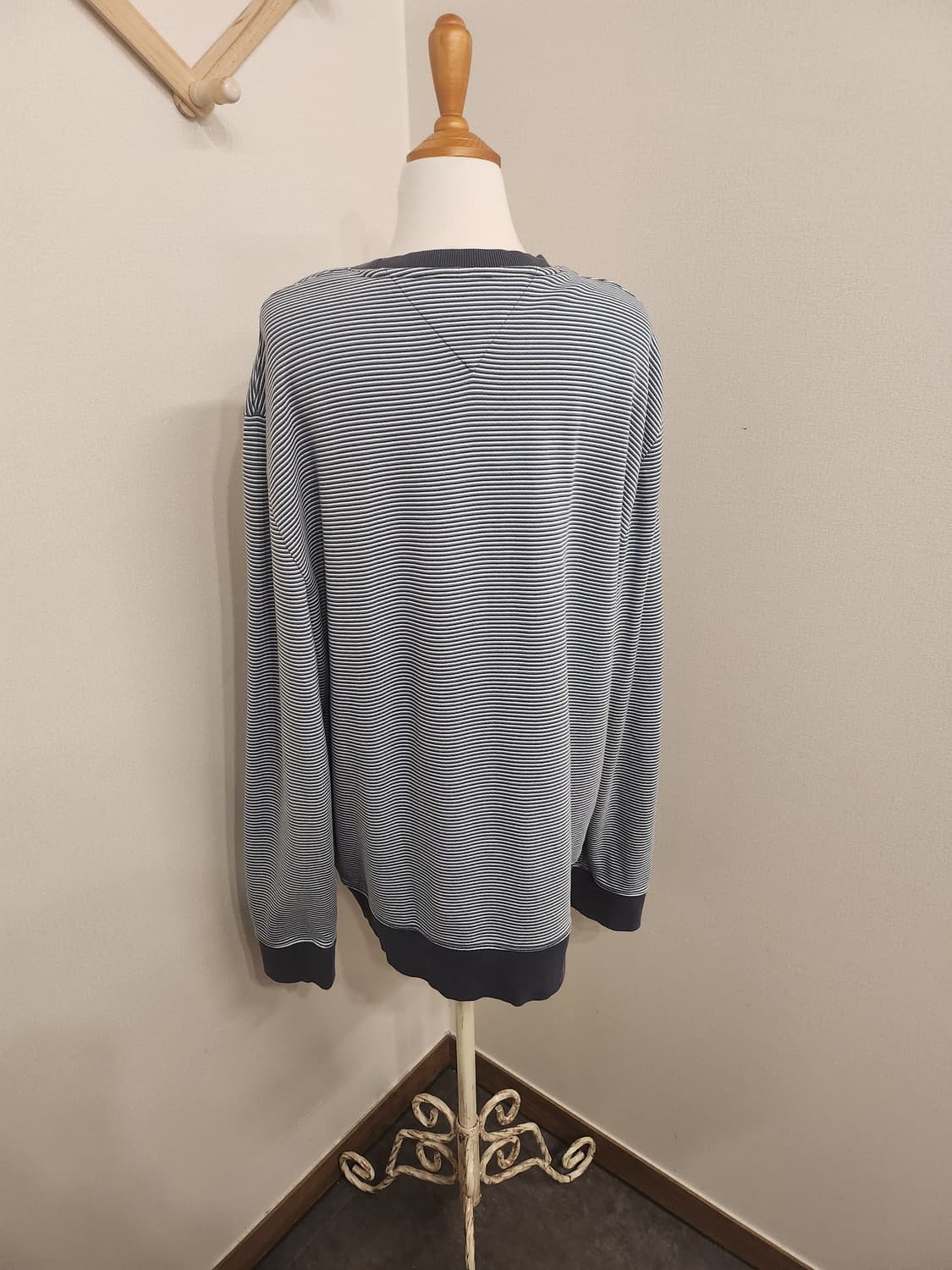 ((타미힐피거)) 스트라이프 오버핏 맨투맨 상품이미지2