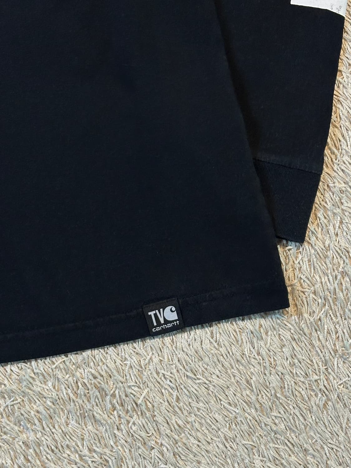 칼하트 WIP x The Village Cry Space 롱슬리브 블랙 상품이미지3