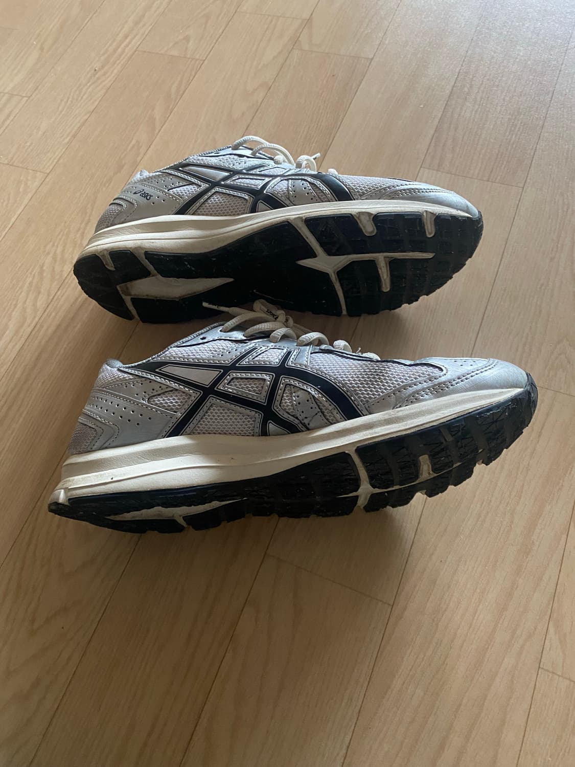 아식스 조그 100 S 화이트 블랙 255 - 2E 와이드 운동화 상품이미지3