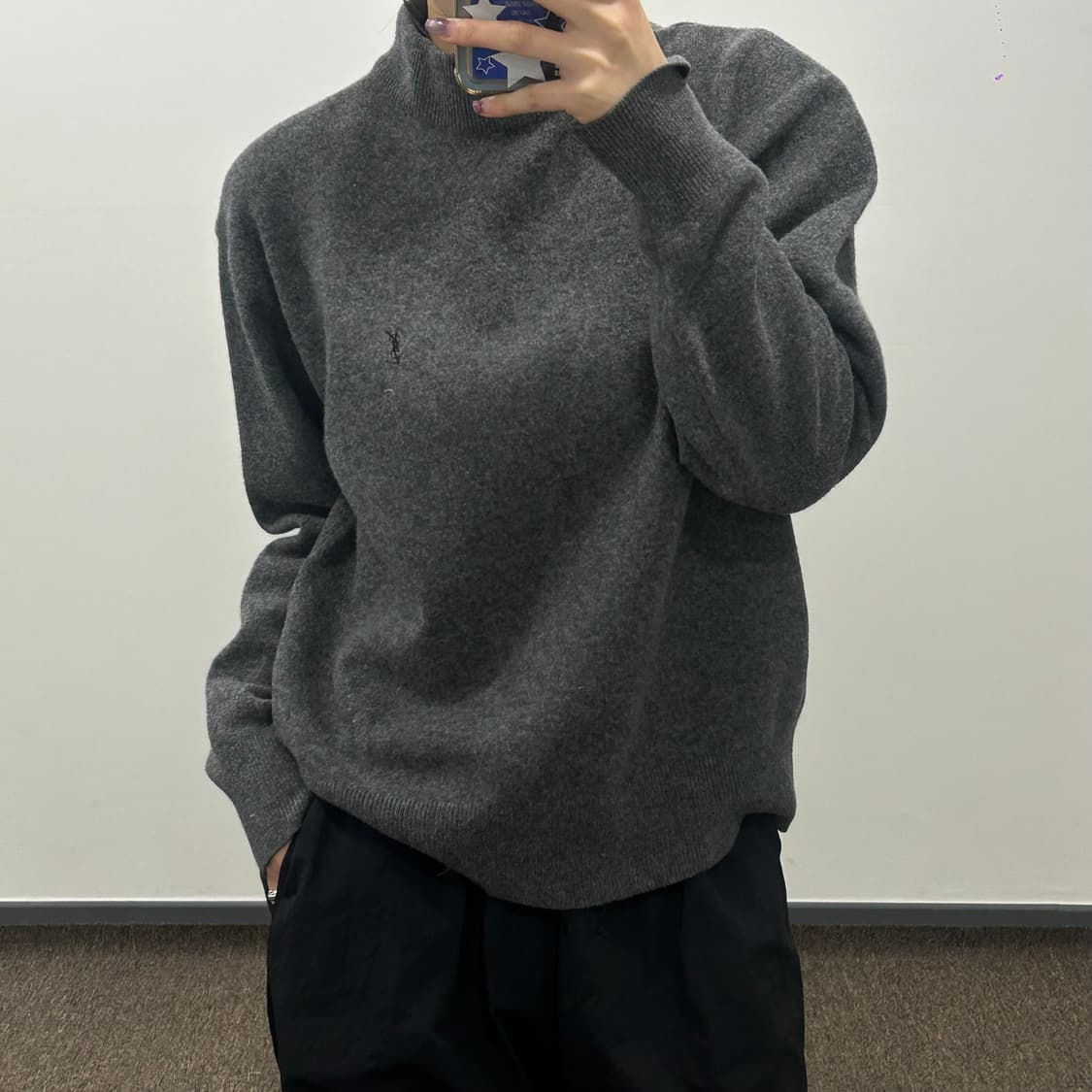 YSL 스몰로고 차콜 터틀넥 니트 상품이미지2