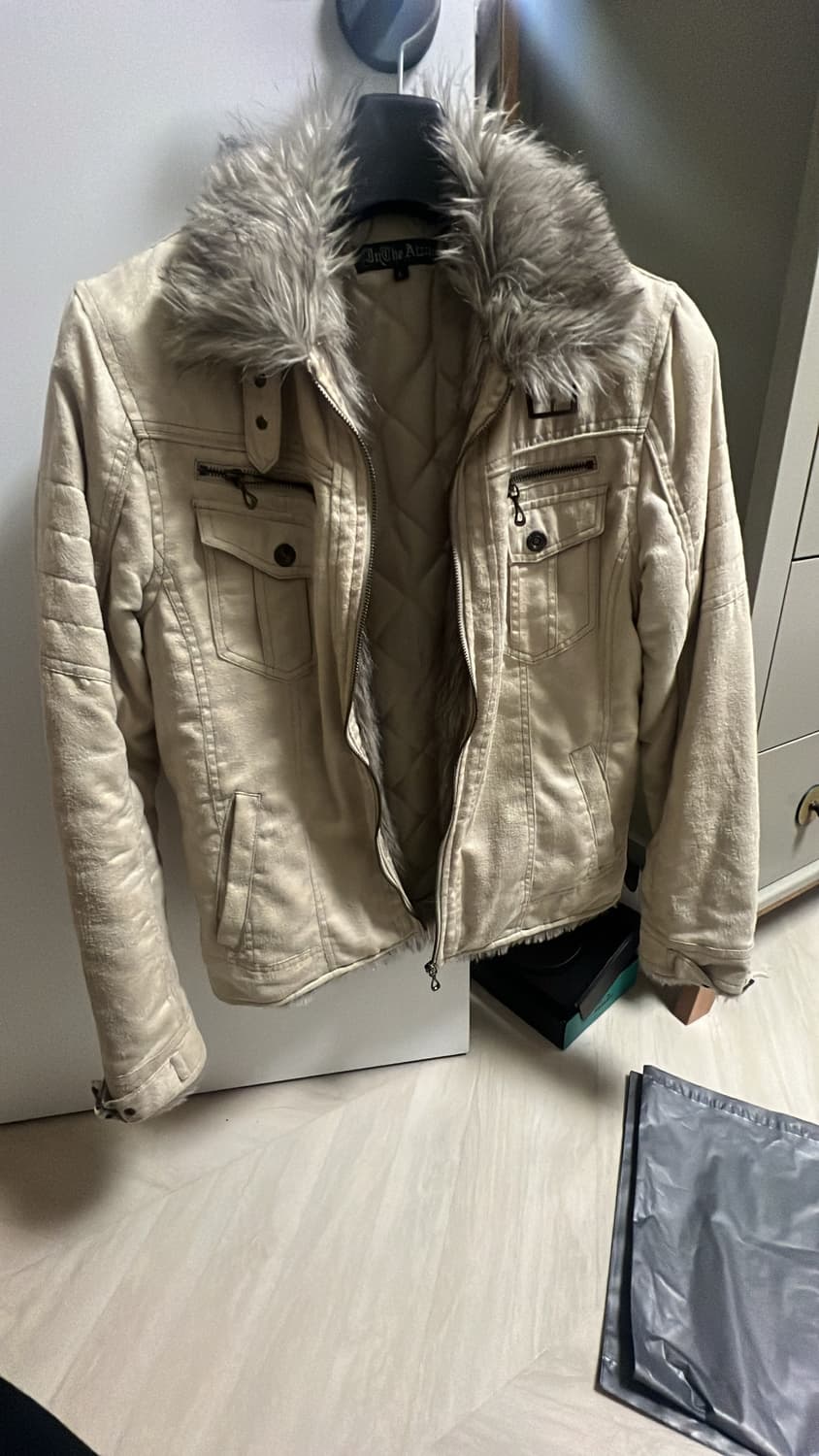 in the attic vkei fur ivory jacket 상품이미지1