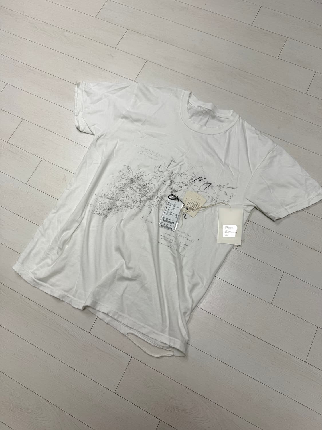 안셀름 반팔 1 사이즈 에크루 구매 리테일가 22만원  상태 8.8/10 상품이미지1