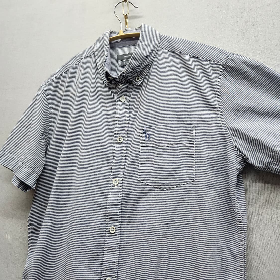 헤지스 로고 원포켓 스트라이프 반팔셔츠 95(M) 상품이미지3