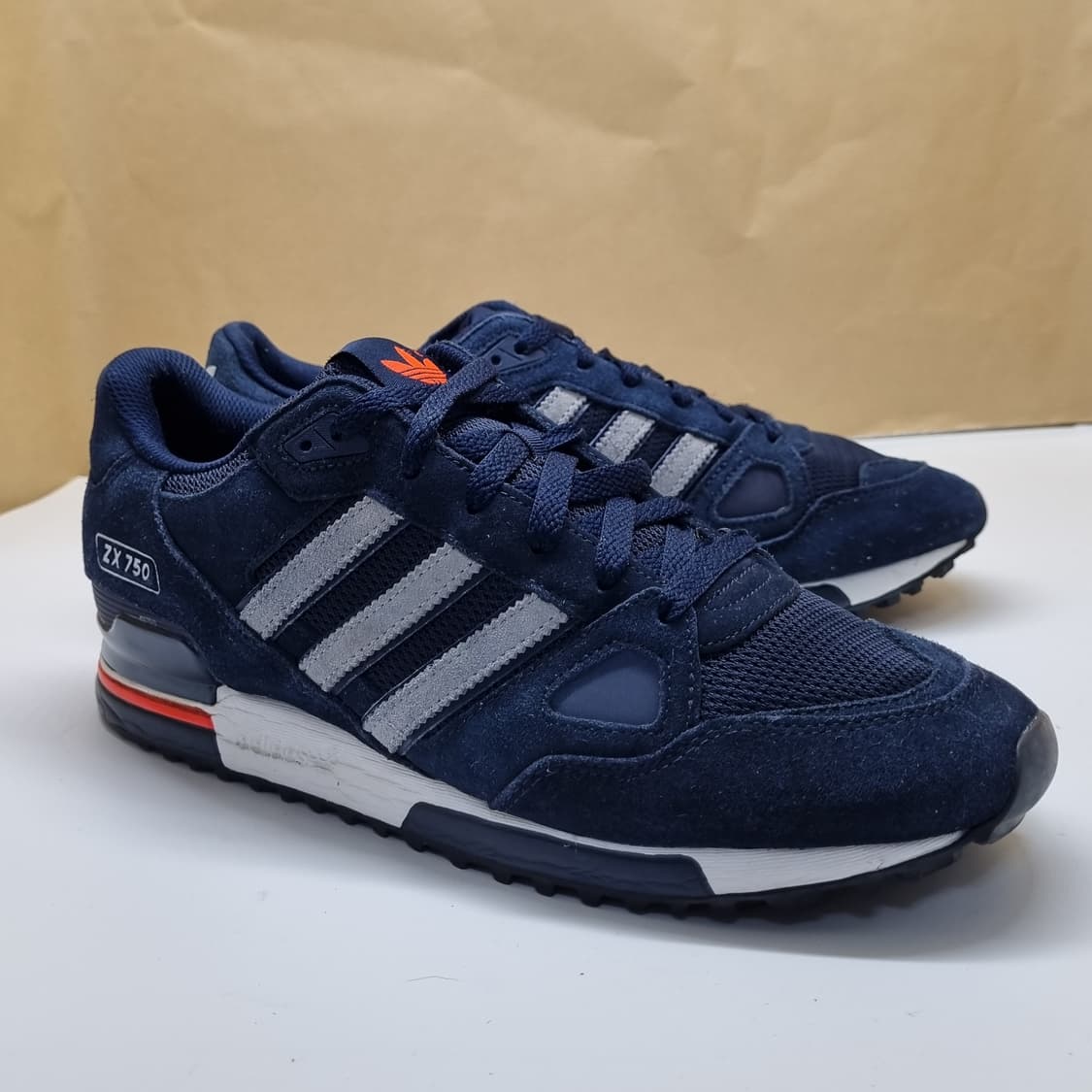 아디다스 ZX 750 남성운동화275 상품이미지1