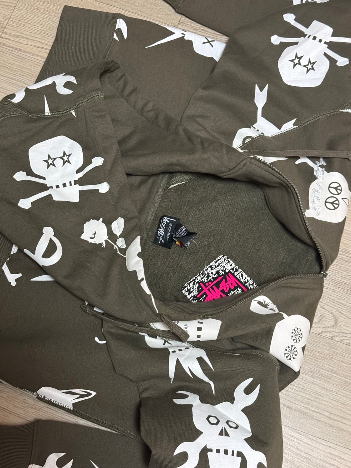 Stussy Futura 스컬 후드 집업 00’s 데드스탁 새상품 상품이미지4