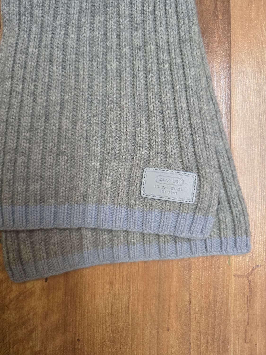 코치 스카프 판매합니다 상품이미지1