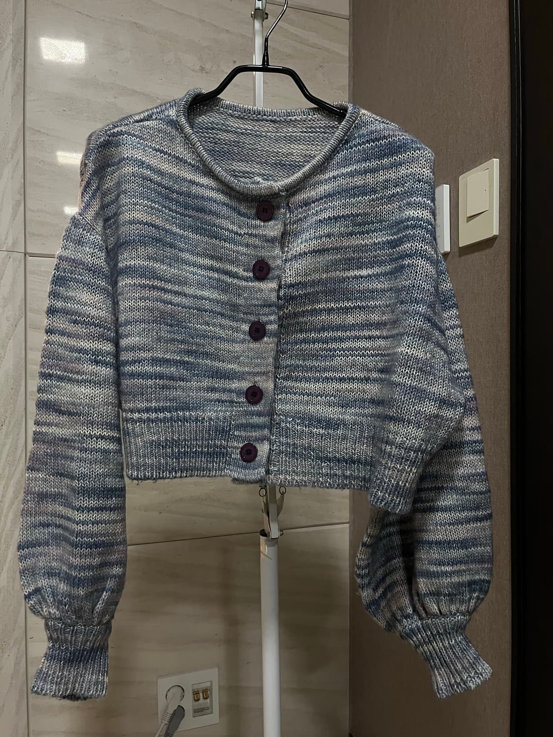 [데비어퍼] 크롭 니트 가디건 (블루 퍼플믹스) 상품이미지1