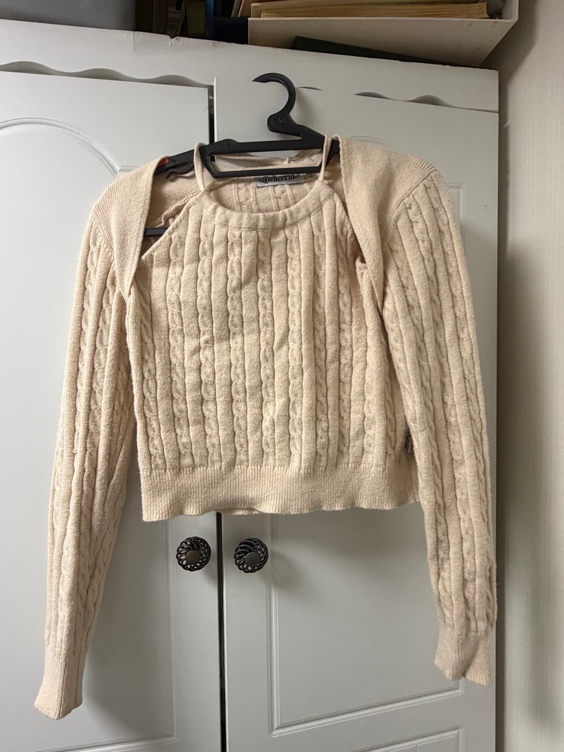 델리센트 피치 케이블 홀터넥 니트 상품이미지1