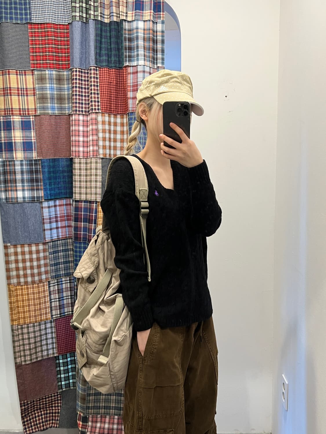 폴로 블랙 v넥 니트 상품이미지1