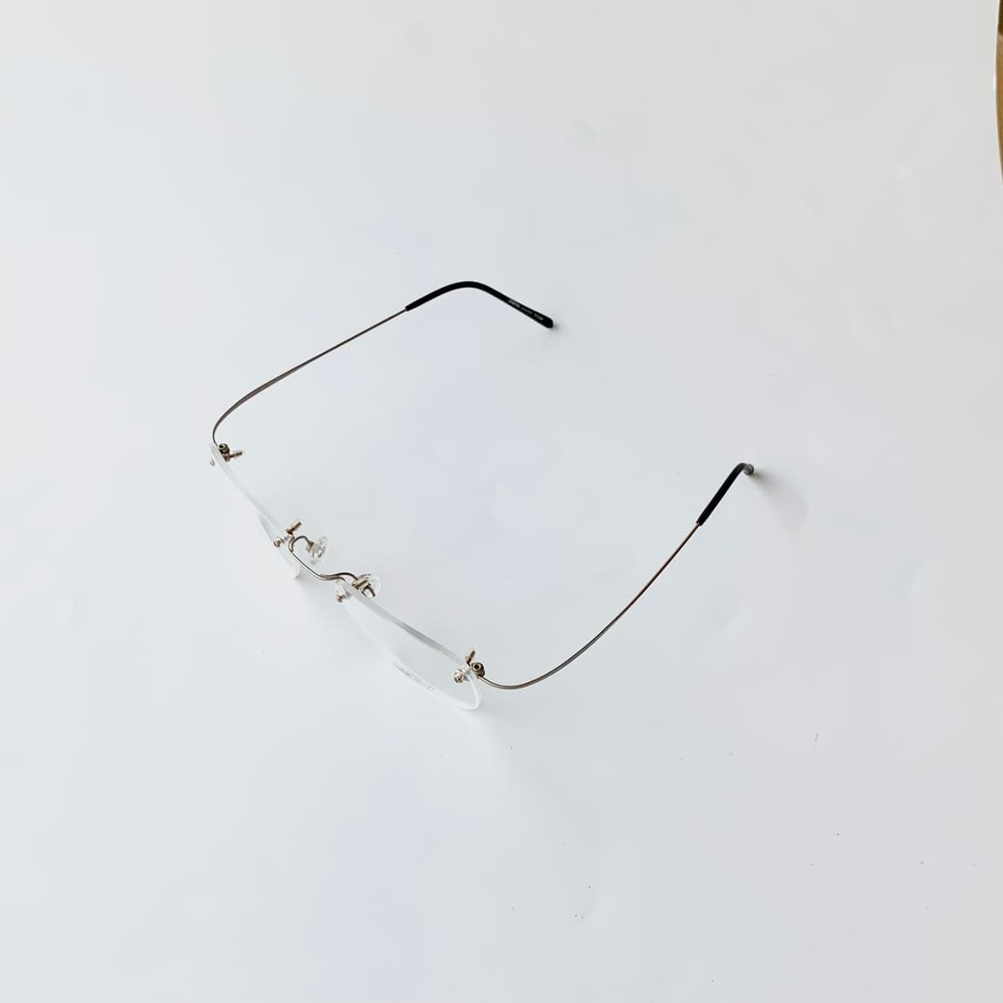 870 골드 티타늄 무테 안경 슬림 직사각 림리스 초경량 소형 데드스탁 상품이미지3