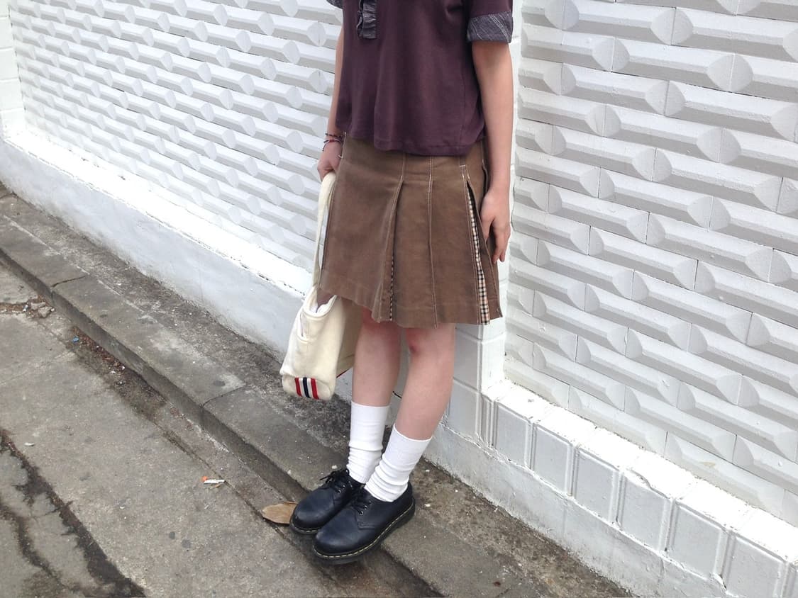 닥스 미디 스커트 사이드 플리츠 체크 배색 디테일 A라인 브라운 상품이미지1