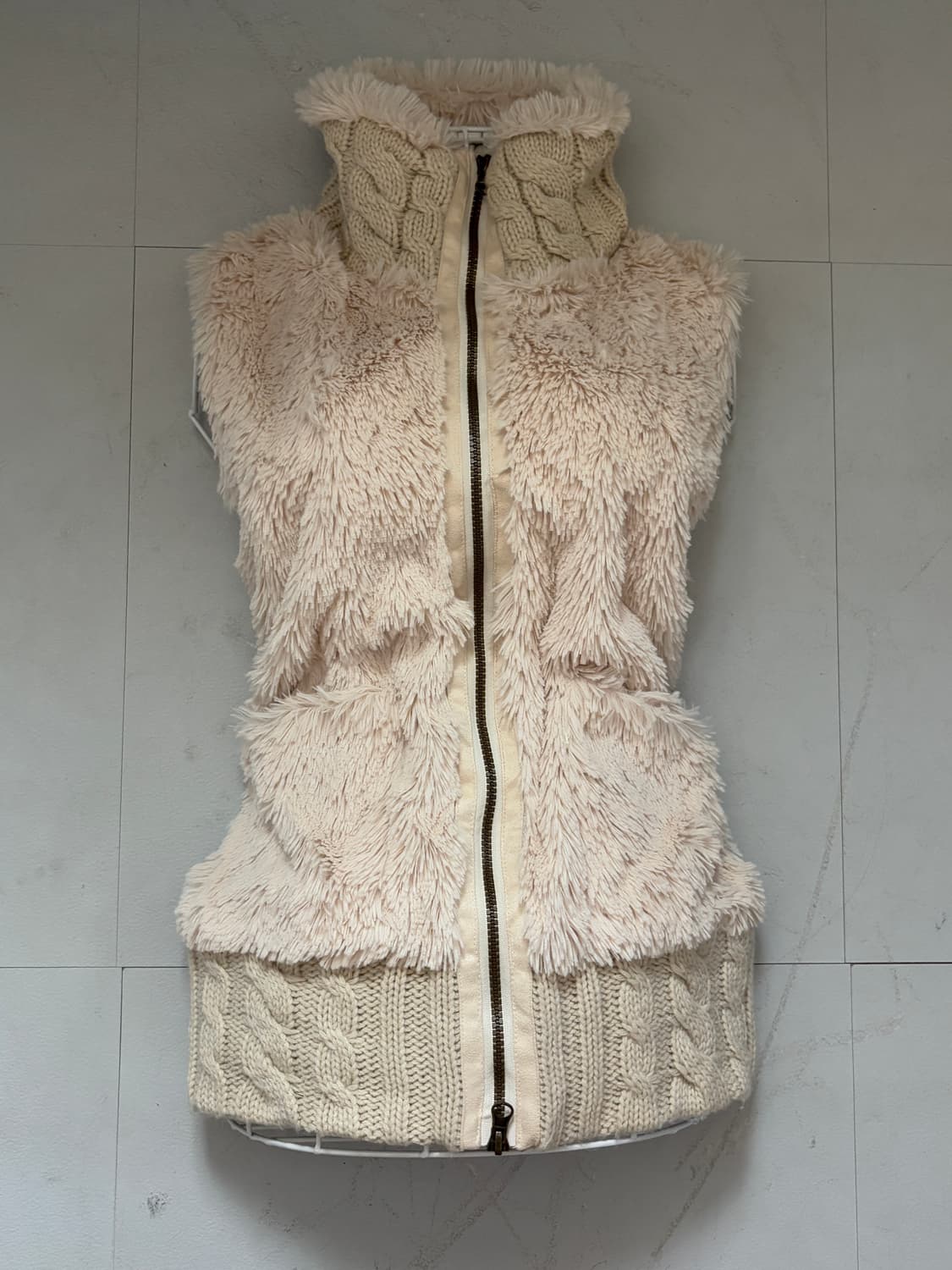• Ivory Two-Way Fur Vest  상품이미지1