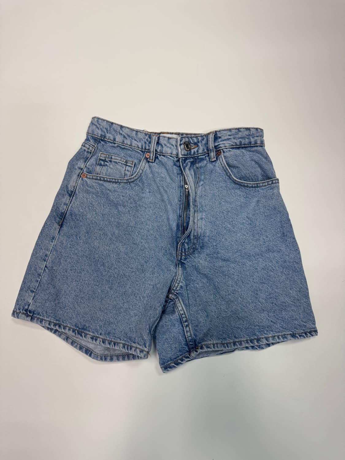 여성 자라 zara 연청 데님 하프팬츠 상품이미지1