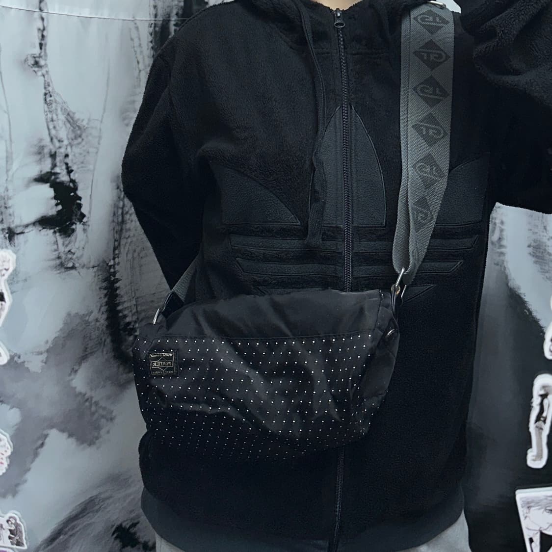 요시다포터 도트패턴 크로스백 상품이미지1