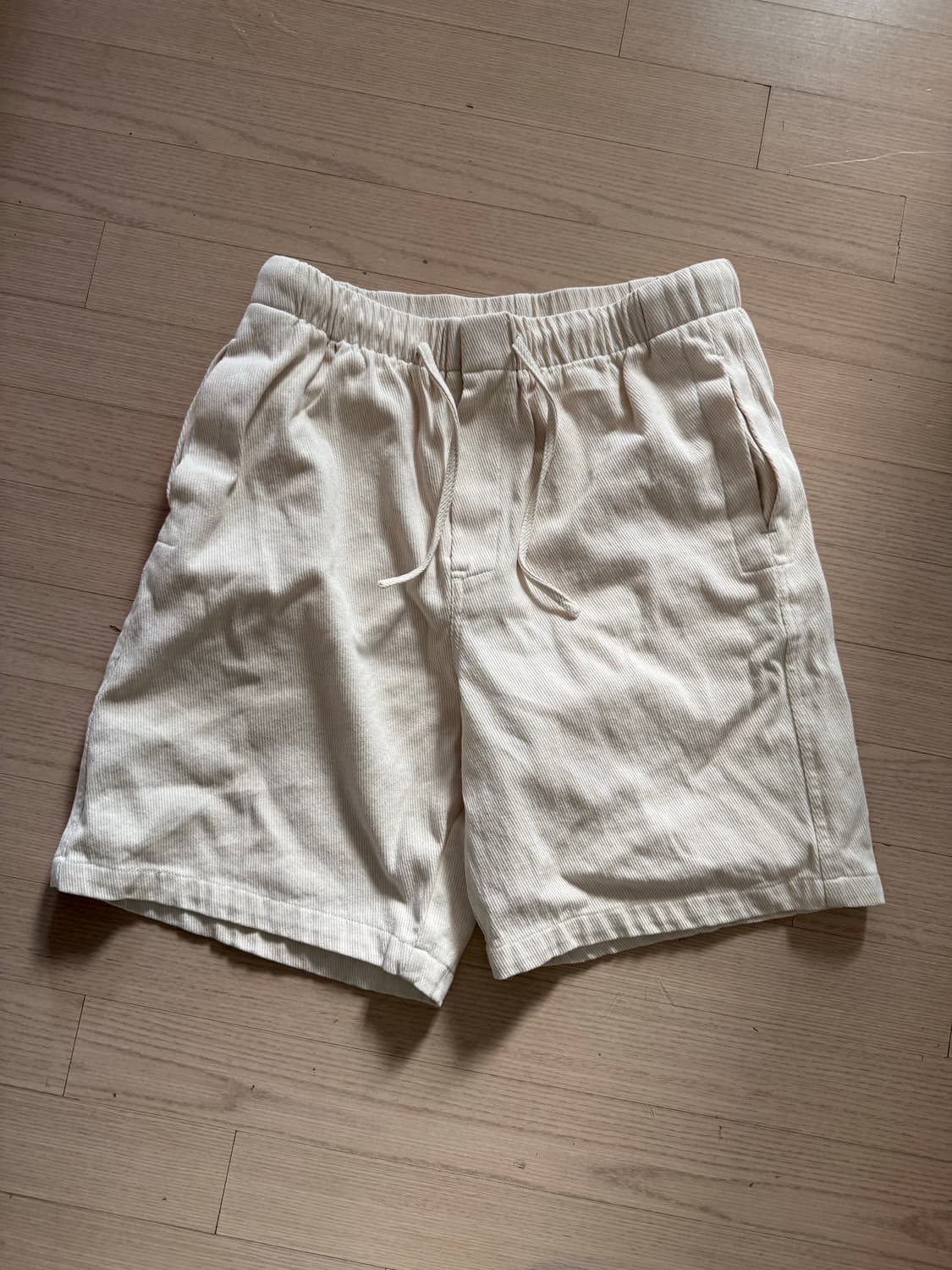 크림색 반바지 L 상품이미지1