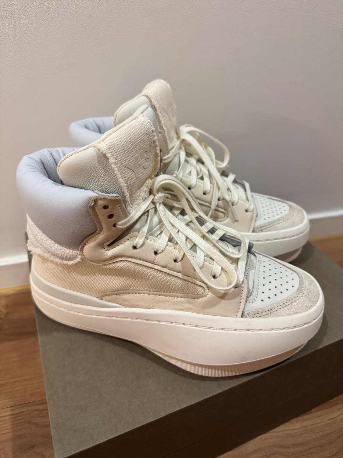 Y-3 하이탑 스니커즈 상품이미지3