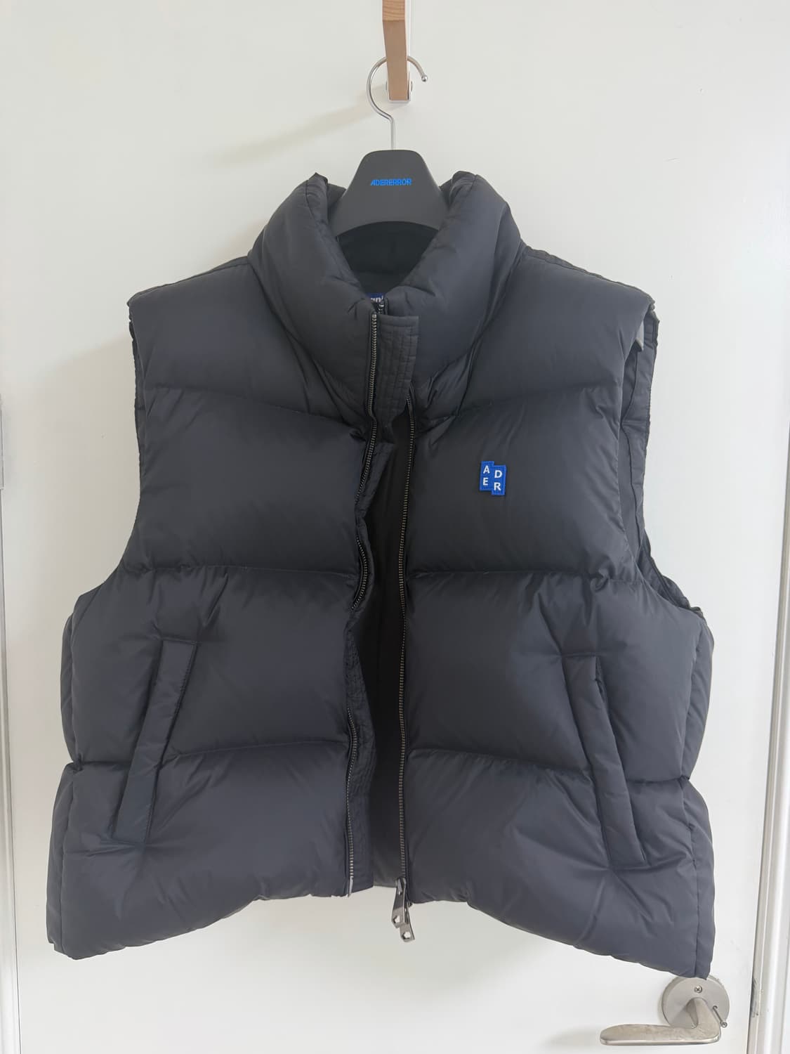 아더에러 패딩조끼 판매합니다. 상품이미지1