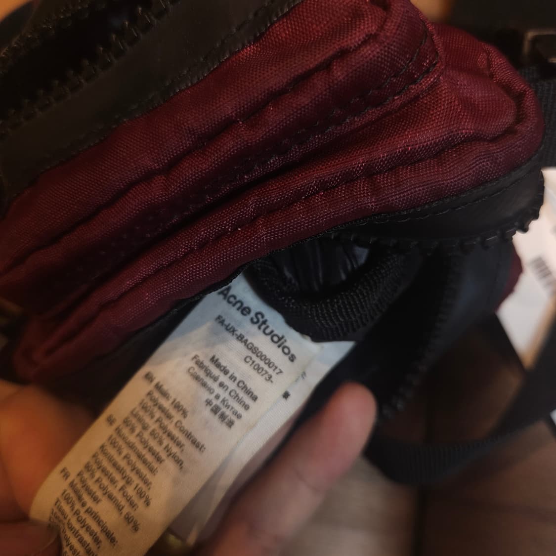 아크네스튜디오 이모지 크로스백 상품이미지5