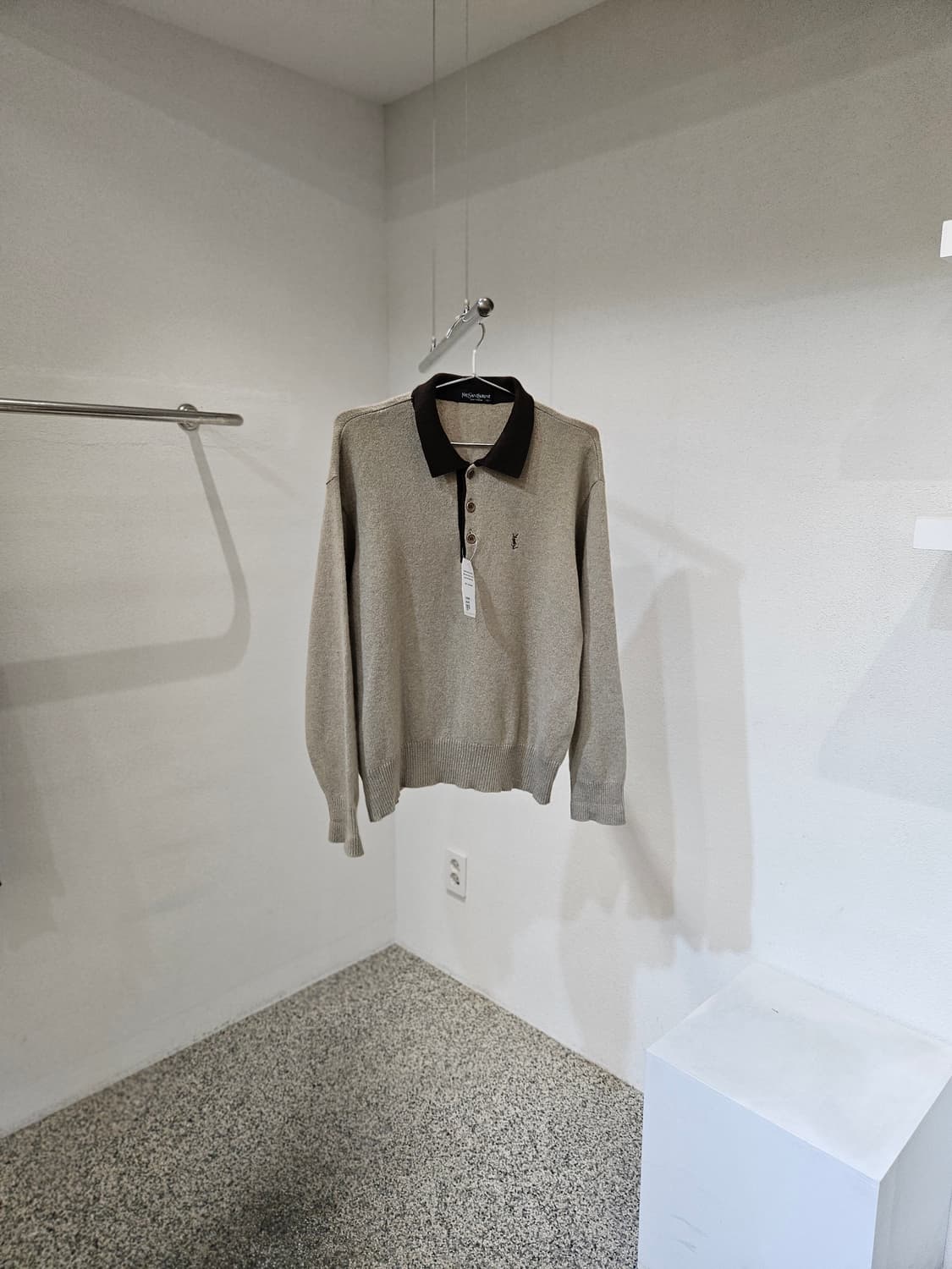 입생로랑 카라넥 니트 상품이미지1