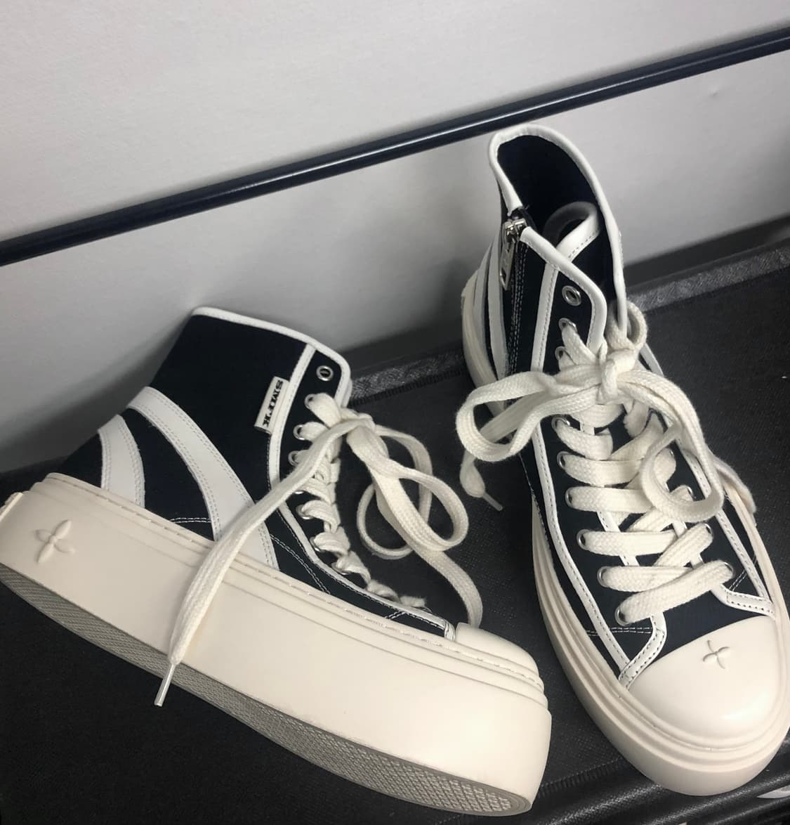 [240] SMFK 레트로 컬리지 하이탑 보드 슈즈 블랙 상품이미지1