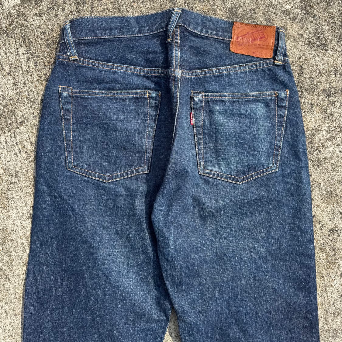 [31] Denime 드님 레더패치 셀비지 데님 팬츠 상품이미지4