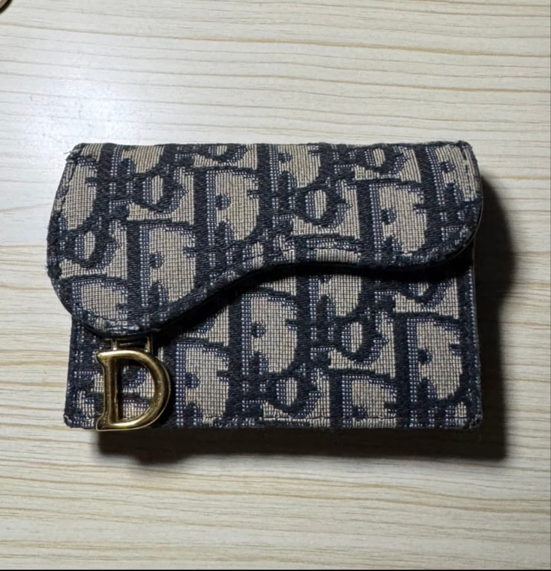 디올 새들 플랩 카드지갑 상품이미지1