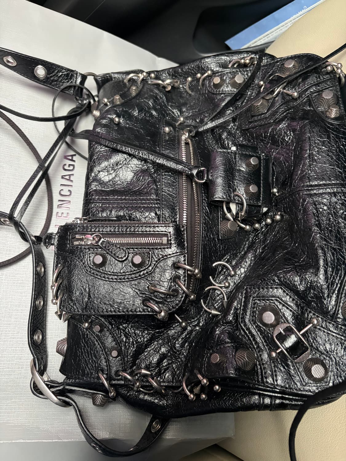 발렌시아가 피어싱 메신저 상품이미지2