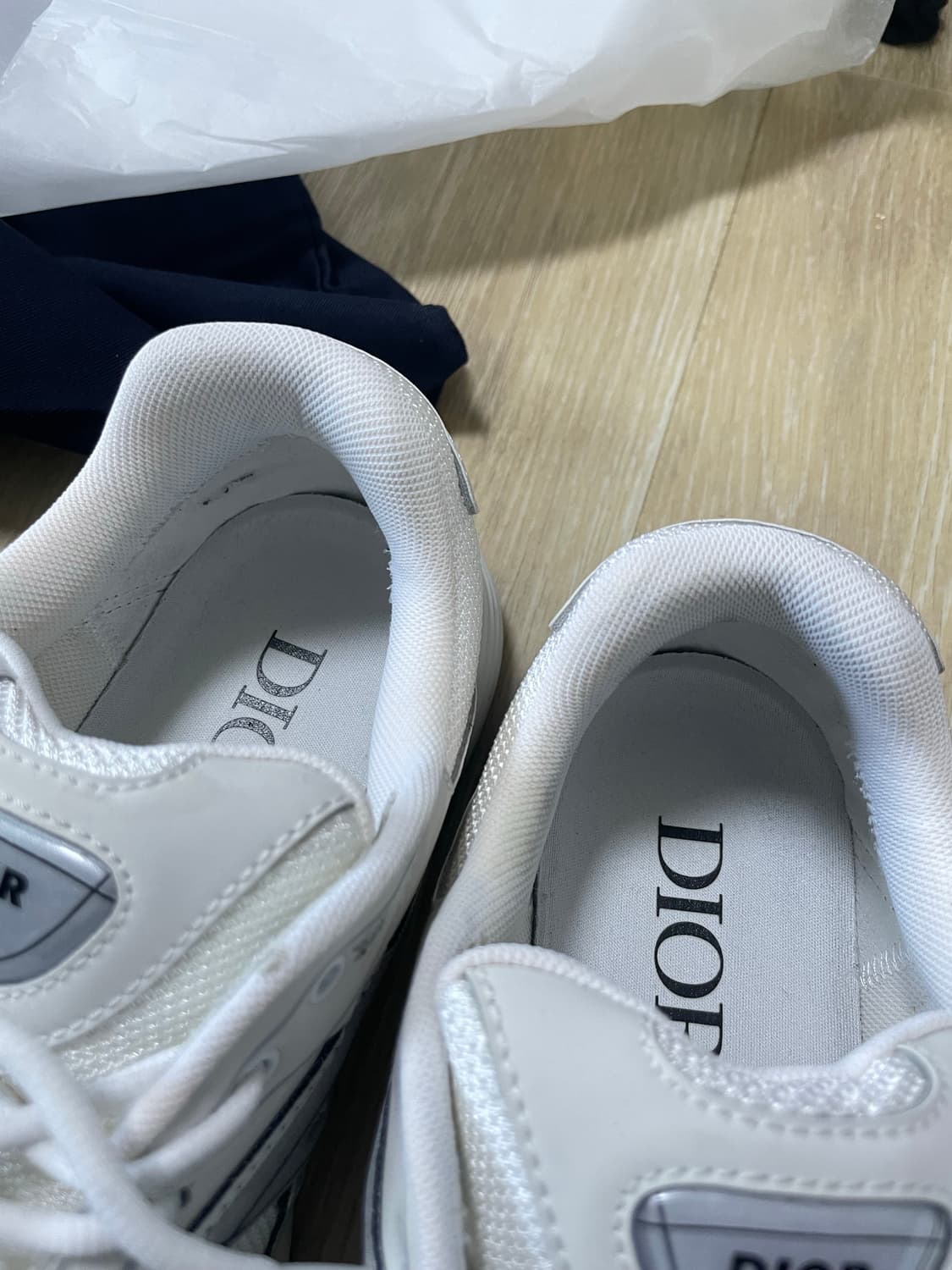 (41사이즈)디올 B30 스니커즈 화이트실버 판매해요 상품이미지4