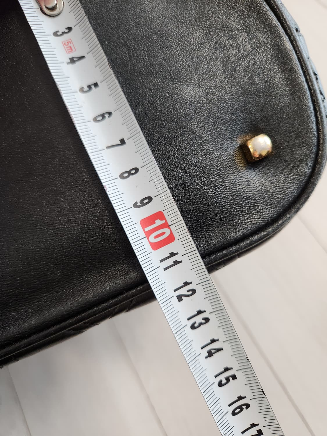 메트로시티 퀼팅 가죽 토트백

여러 중고사이트에도 같이 판매하고 있어서 상품이미지2