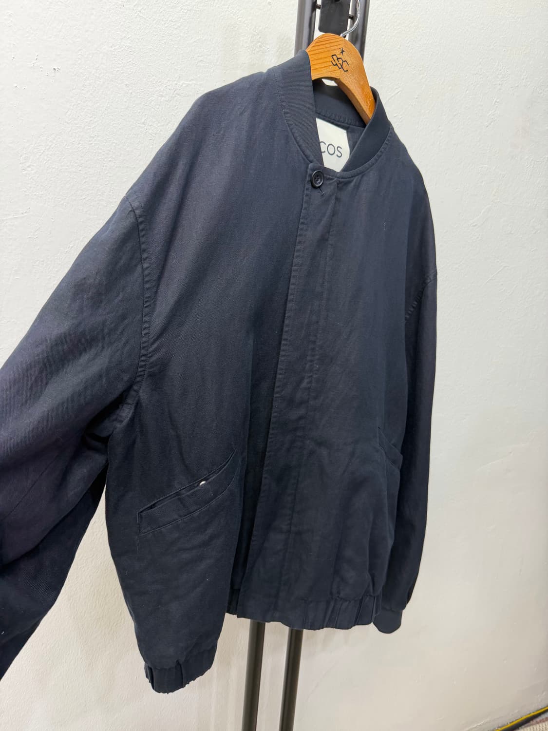 정품) COS 코스 남성 오버핏 블랙 봄버 자켓 M 상품이미지2