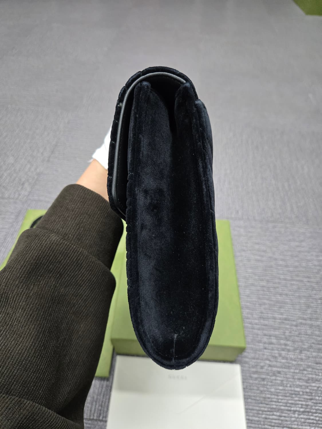 [특가][정품] 구찌 벨벳 플랩 클러치백 상품이미지4