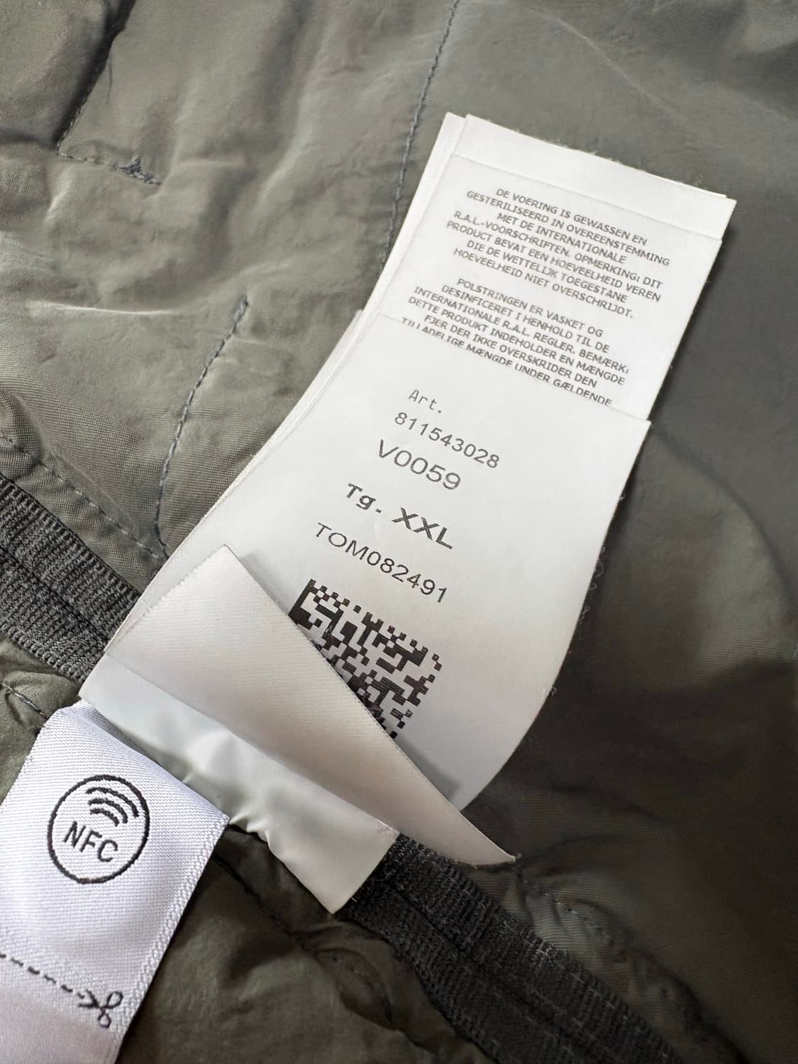 스톤아일랜드 심리스 터널 나일론 다운 카키 상품이미지6