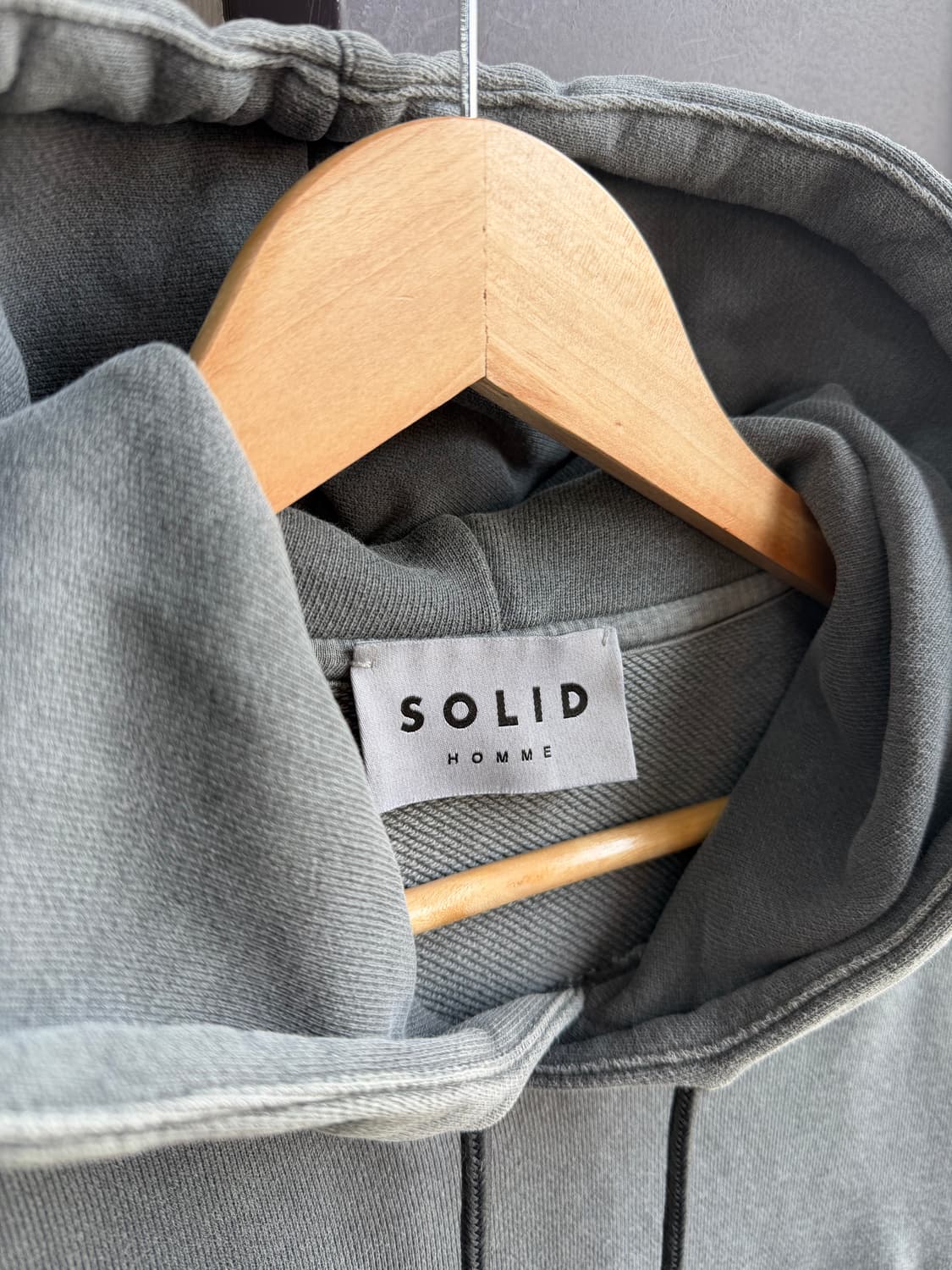 46/ 솔리드옴므 가먼트다잉 백로고 후드티 상품이미지5