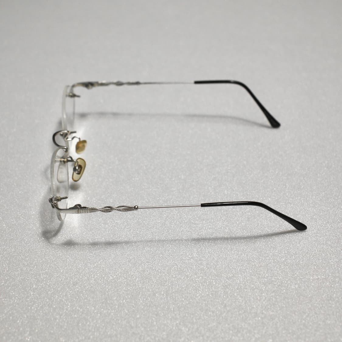 ADMIRE 뱀무늬 디테일 무테 안경 (블랙) 상품이미지5