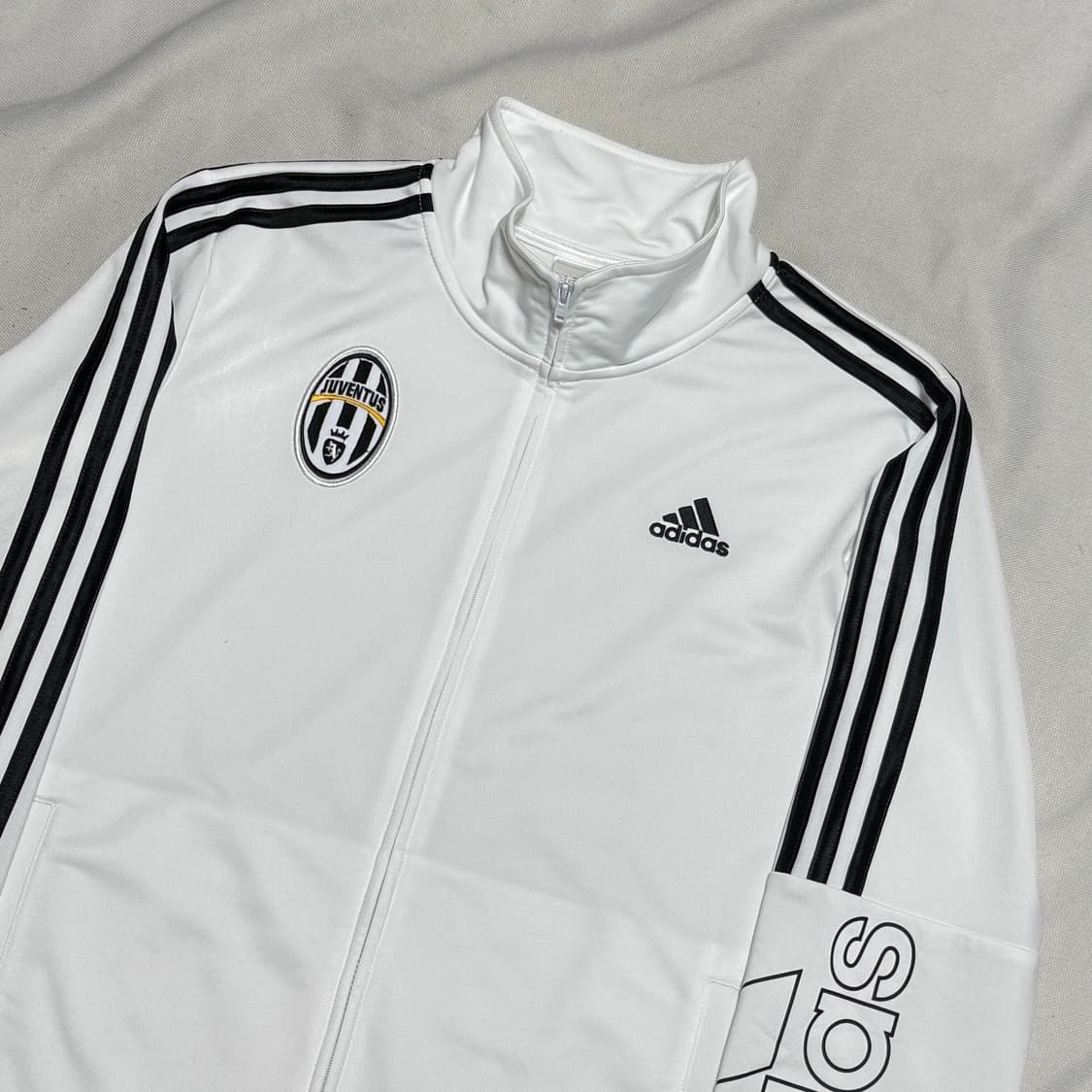 L 아디다스 유벤투스 화이트 트랙탑 상품이미지1