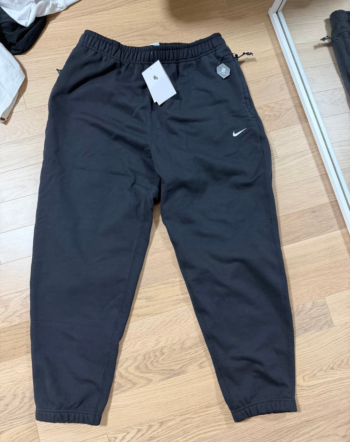 나이키 솔로 스우시 프렌치 테리팬츠 블랙 상품이미지2