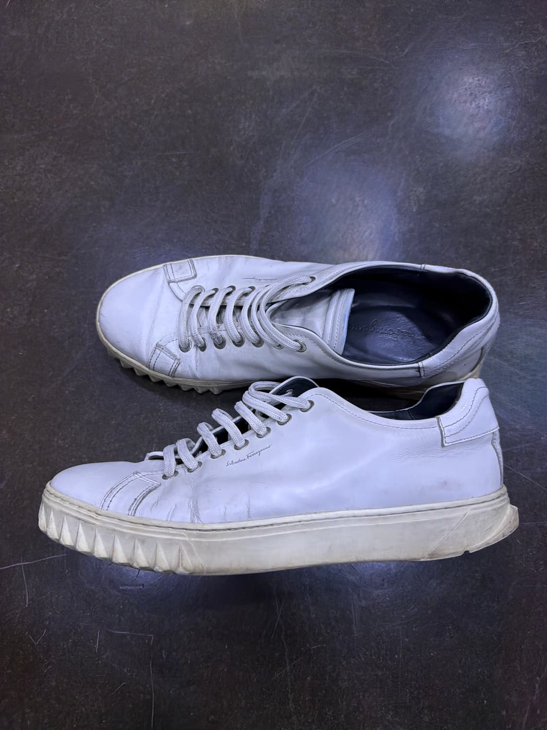 살바토레 페라가모 큐브 화이트 스니커즈 7 사이즈 260 상품이미지6
