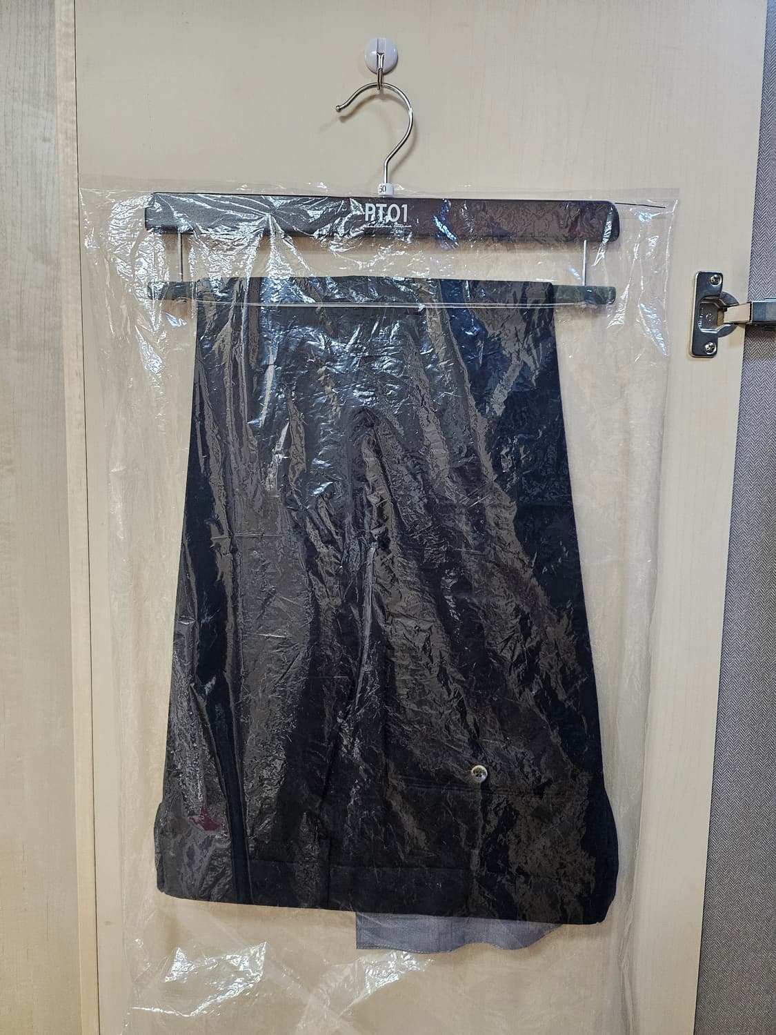 PT01 남성 슬림핏 스트레치 울 팬츠 블랙 54 상품이미지8