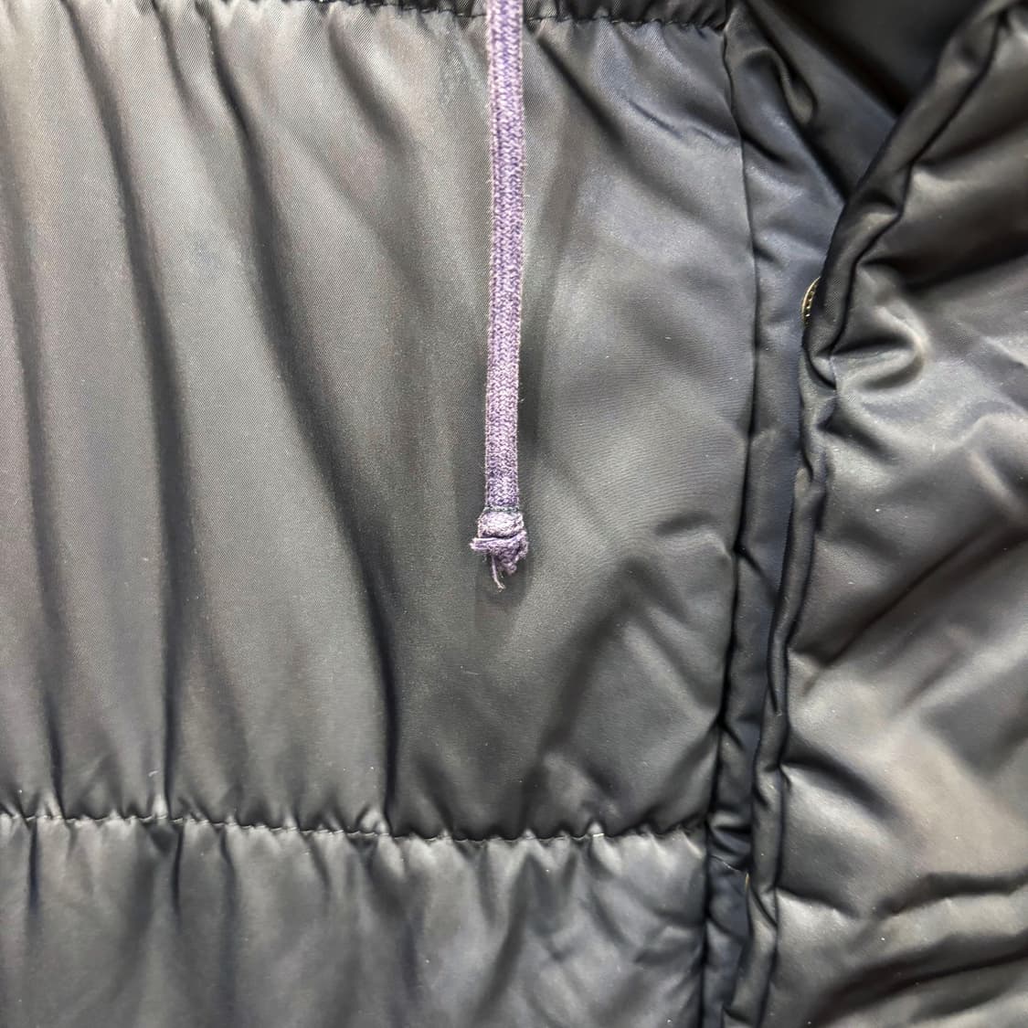 돌체앤가바나 후드 패딩 점퍼 소매 메탈 플레이트 로고 디테일 네이비 상품이미지8