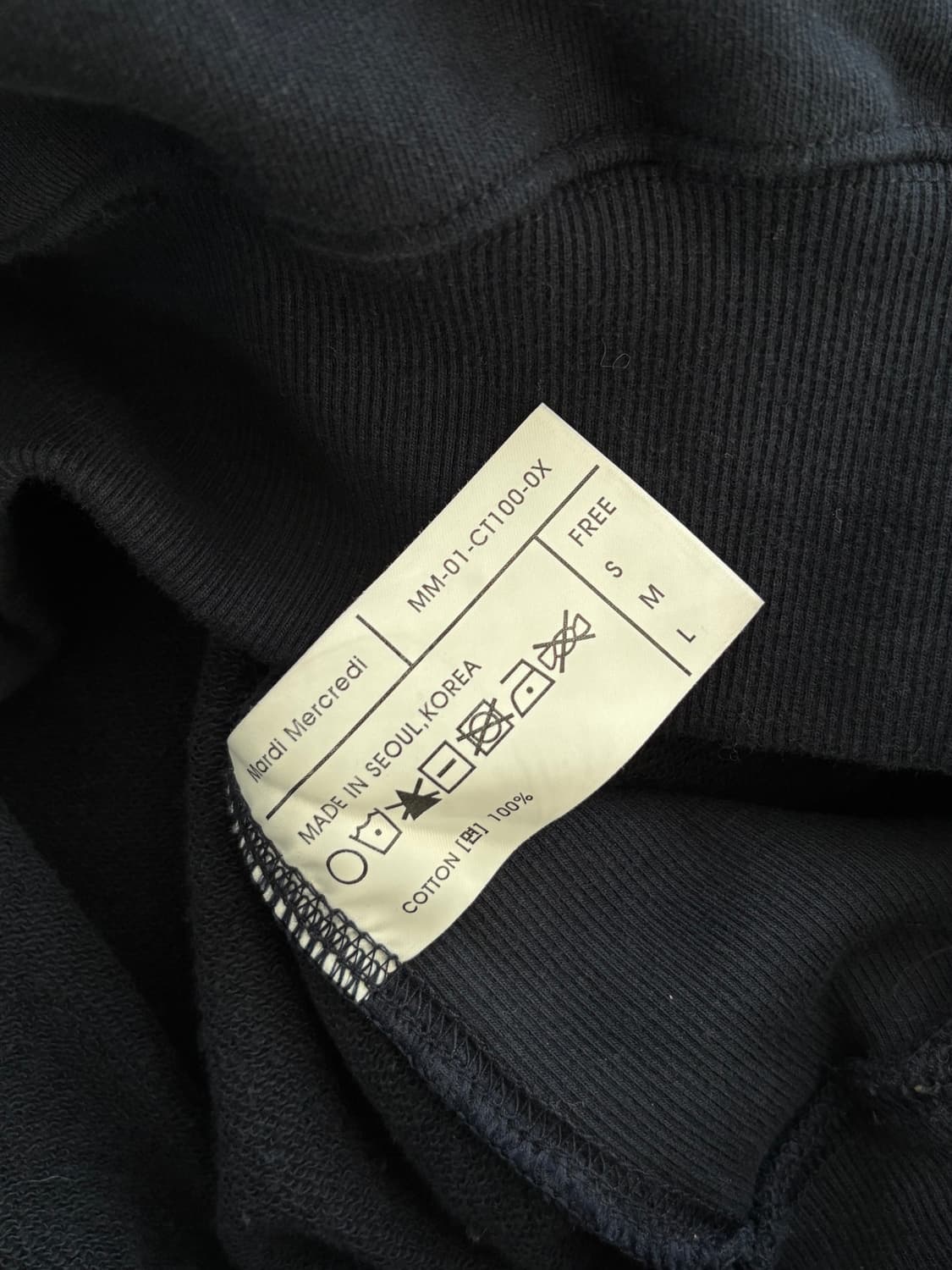 Mardi Mercredi 마르디 메르크디 네이비컬러 플라워로고 맨투맨 상품이미지7