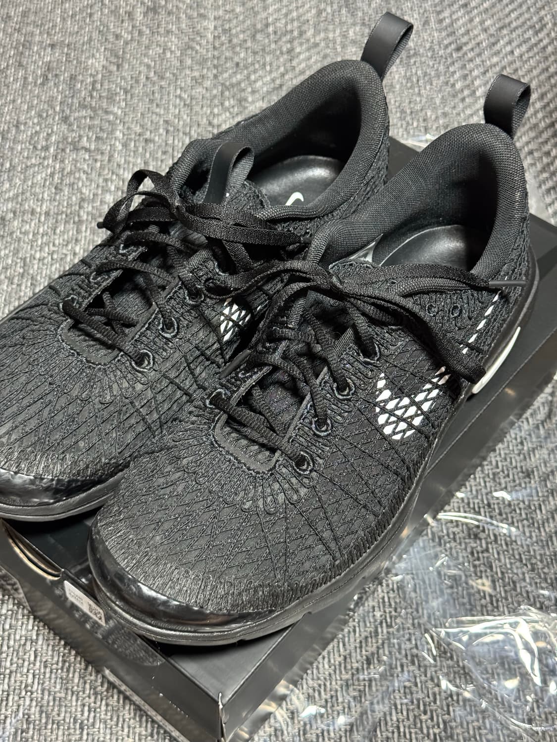 나이키 꼼데가르송 옴므 플러스 에어 리주버네이트 블랙 화이트 275 상품이미지1