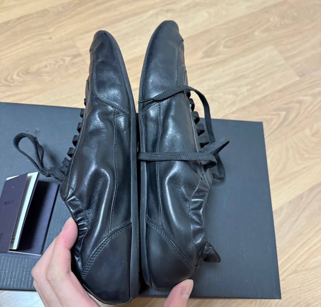 프라다 컬랩스 레더 블랙 UK9 상품이미지2