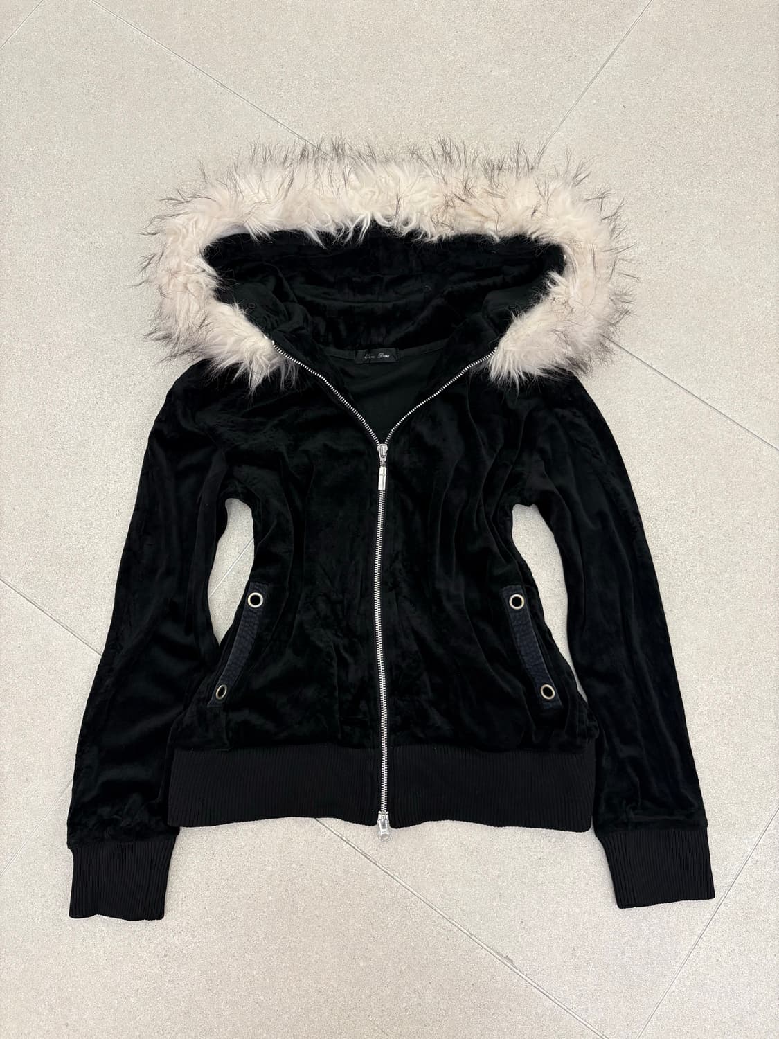 벨벳 아일렛 퍼 후드집업 상품이미지1