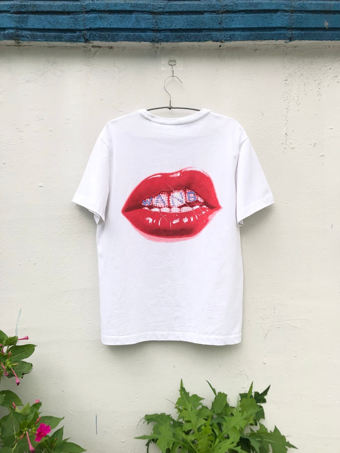 Crystal Embellish Lips Grill T-shirt 상품이미지1